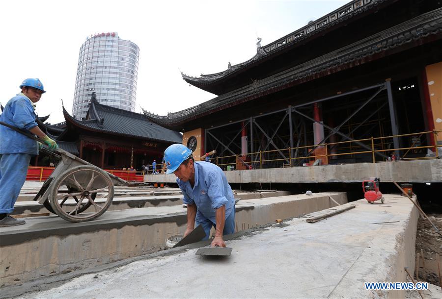 Shanghai temple on historic move