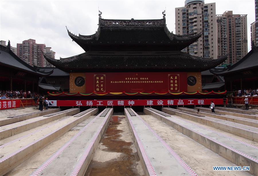 Shanghai temple on historic move