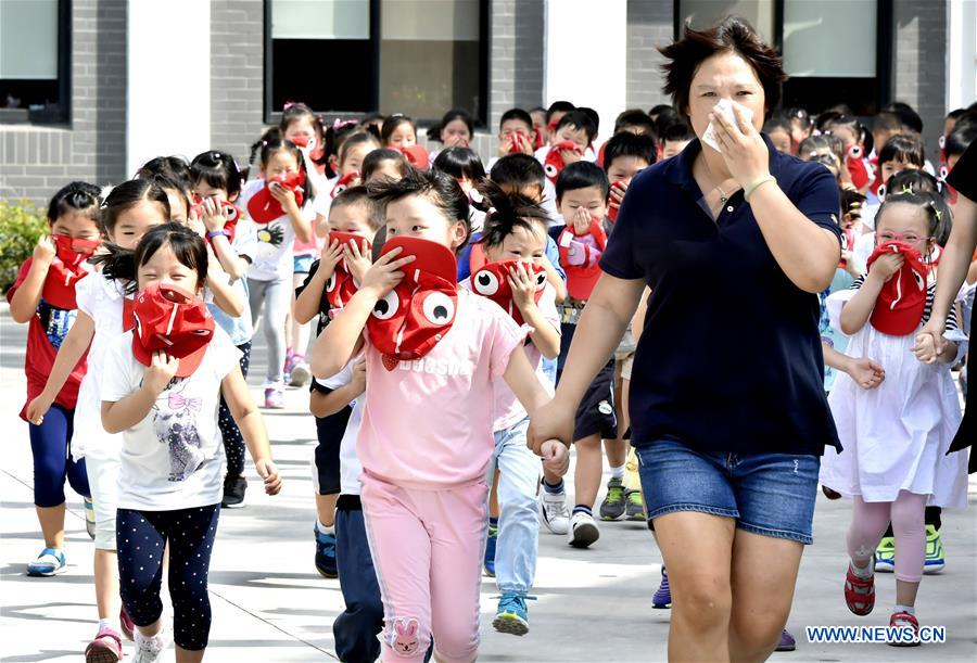Schools in Shanghai take part in campaign of safety education week