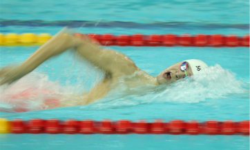 Sun Yang claimes title at men's 800m freestyle swimming