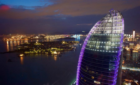 Night view of Xiamen, host city for 2017 BRICS Summit