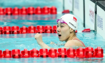 Liu Xiang breaks Asian record two times in women's 50m freestyle