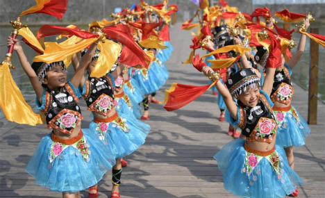 Children practice bell dance in China's Hubei