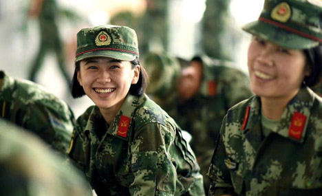 Disciplined Chinese troops set good example for public