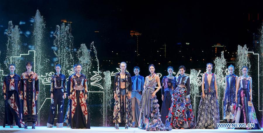 In pics: opening ceremony of 2017 China (Chongqing) Int'l Fashion Week