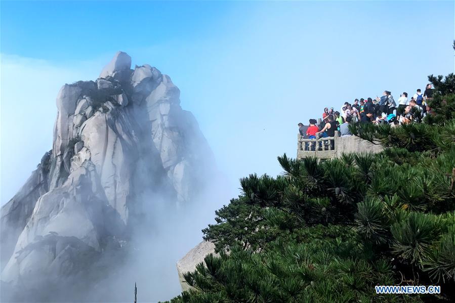 Tourists enjoy scenery of Tianzhu Mountain in E China's Anhui
