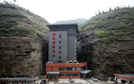 Hotel sandwiched between two hills in Shaanxi