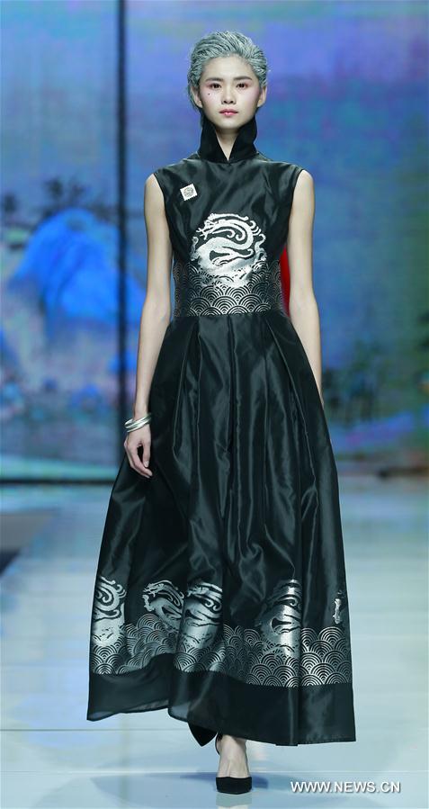 Creations of Hou Zhijie staged at China Fashion Week