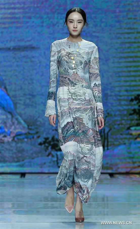 Creations of Hou Zhijie staged at China Fashion Week