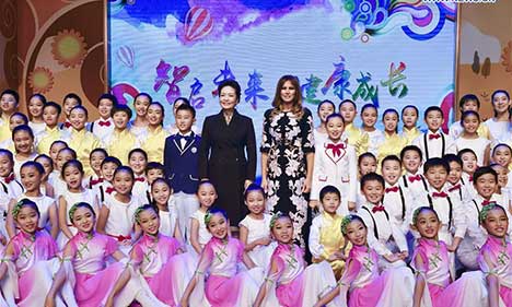 U.S. first lady visits elementary school in Beijing