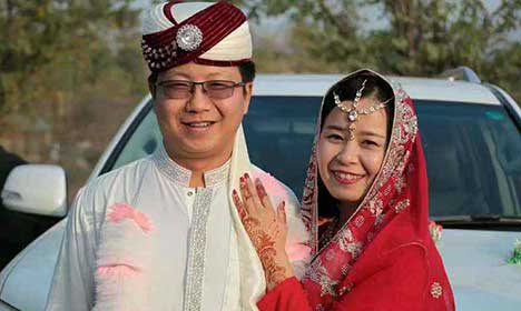 Chinese couple weds in traditional Pakistani style