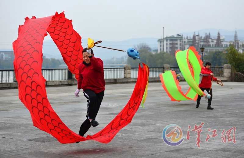 Xiangyang dragon dance