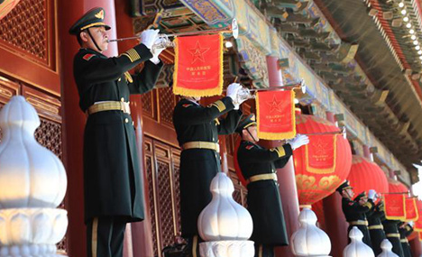 PLA takes over flag-raising duty at Tian'anmen Square 