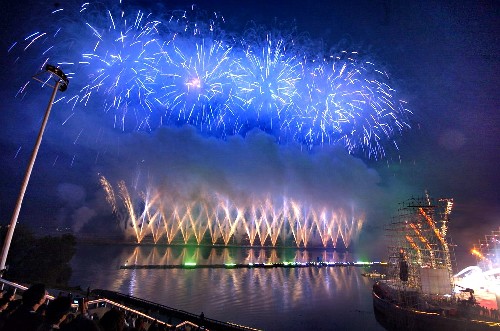 Hong Kong calls off Lunar New Year fireworks display amid unrest -  Chinadaily.com.cn