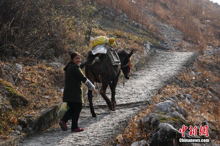 'Zig-Zag' deliveries being made in Sichuan