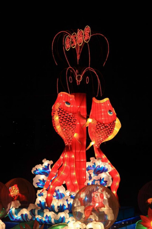 Festival lanterns lit up in Changsha to greet Lantern Festival