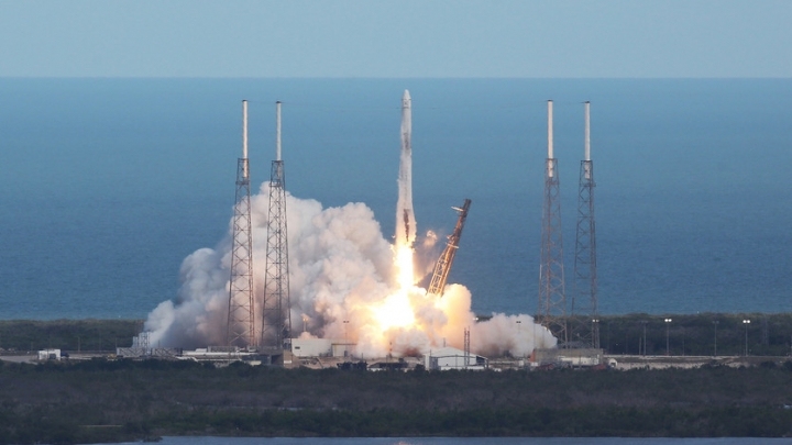 SpaceX launches spacecraft in resupply mission to Int'l Space Station
