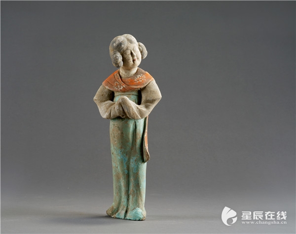 Pottery ancient female figurines displayed in Changsha