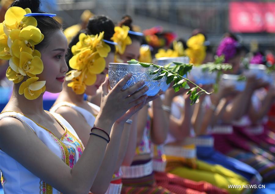 Water-sprinkling festival held in Yunnan to pray for good fortune