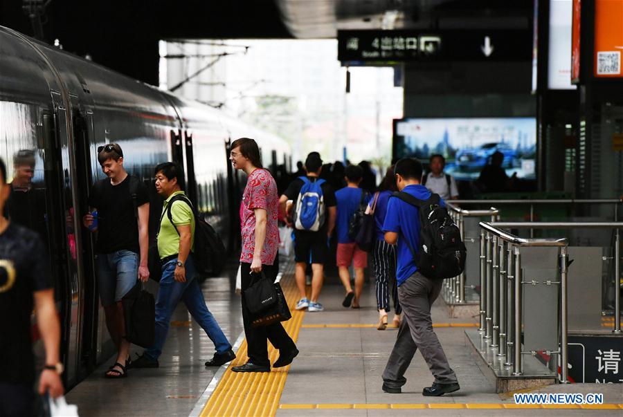 Length of high-speed railway lines in China increases to 25,000 km in 10 years