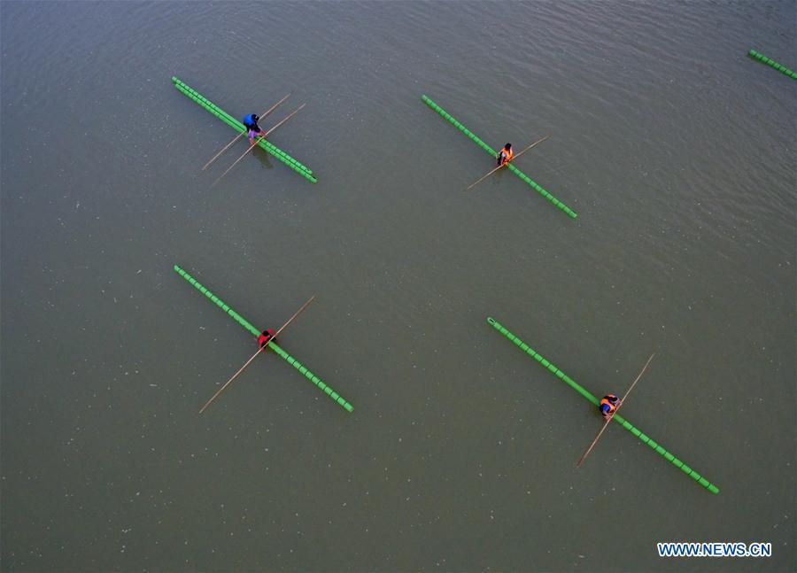 Students practice single bamboo drifting in Guizhou