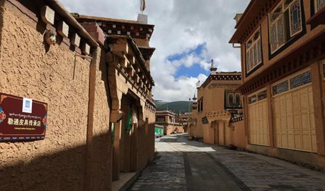 Litang takes on new look after reform in old area and restoration of ancient buildings