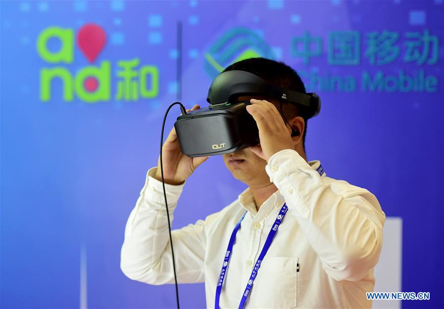 High-tech exhibits attract visitors at 15th China-ASEAN Expo