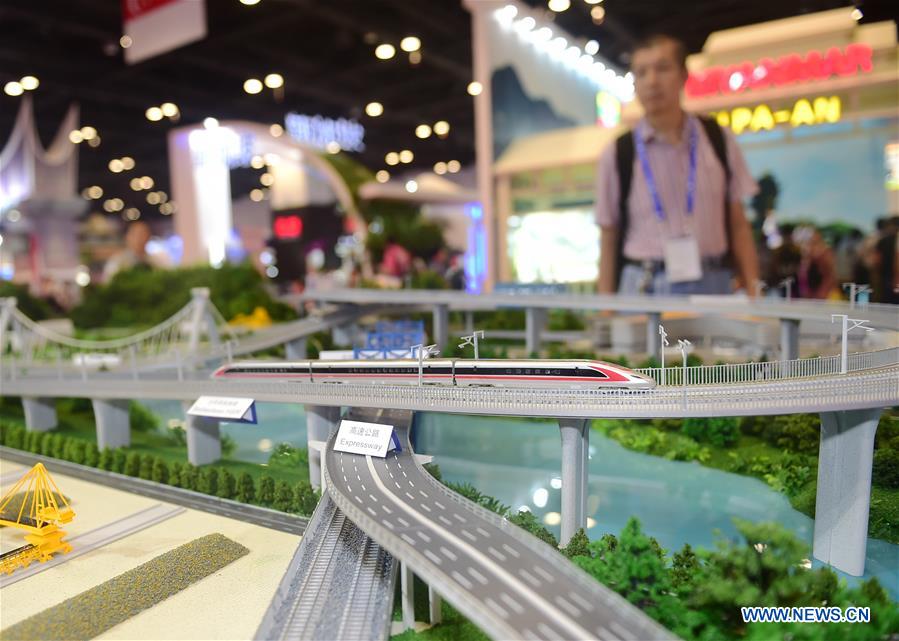 High-tech exhibits attract visitors at 15th China-ASEAN Expo