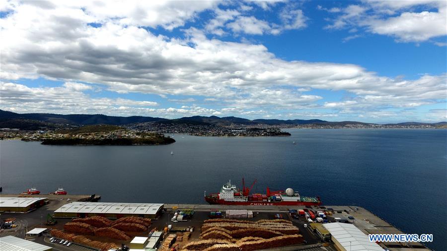 China's icebreaker Xuelong makes port call at Australia's Hobart