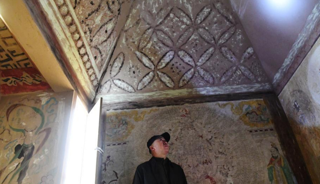 College students duplicate Mogao No. 3 Cave