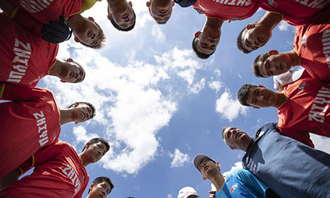 Chinese teenager football players begin training in Buenos Aires