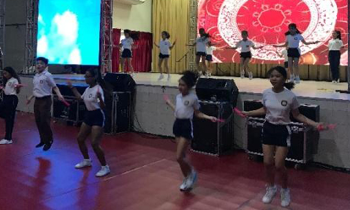 Chinese teachers brings colorful extracurricular life to Panamanian students