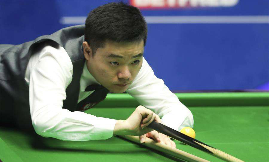 Ding beats Xiao to reach last 16 at UK Championship