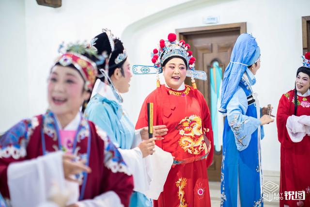 Hangzhou seniors enjoy colorful social life thanks to community clubs