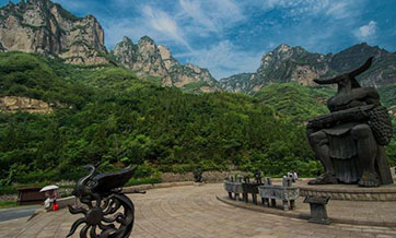 Chinese scenic spot triggers debate after announcing free tickets to Huawei users