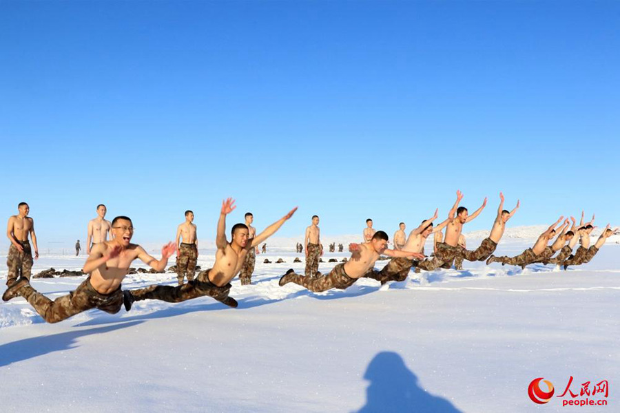 PLA border troops train in freezing temperatures