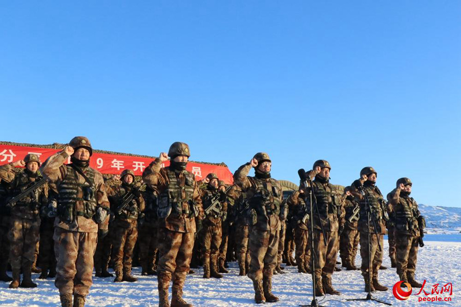 PLA border troops train in freezing temperatures