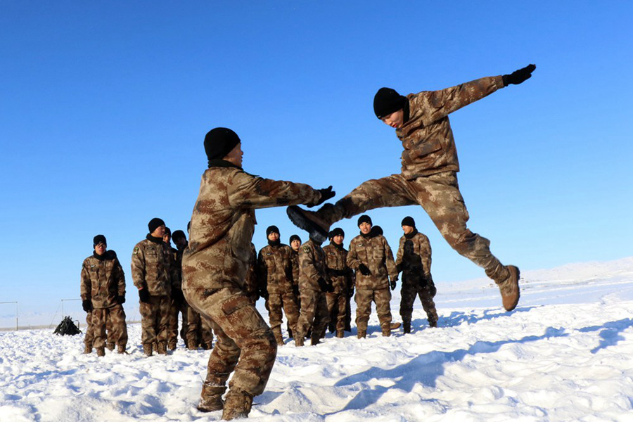 PLA border troops train in freezing temperatures