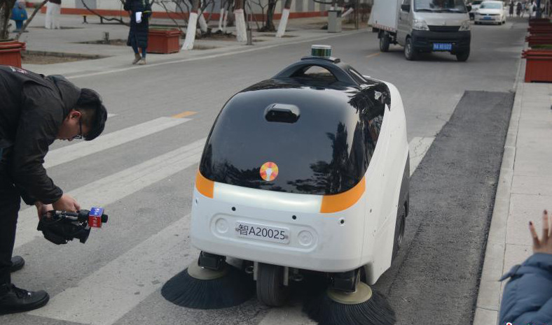 World’s first L4 self-driving sweeper car debuts in North China’s Inner Mongolia