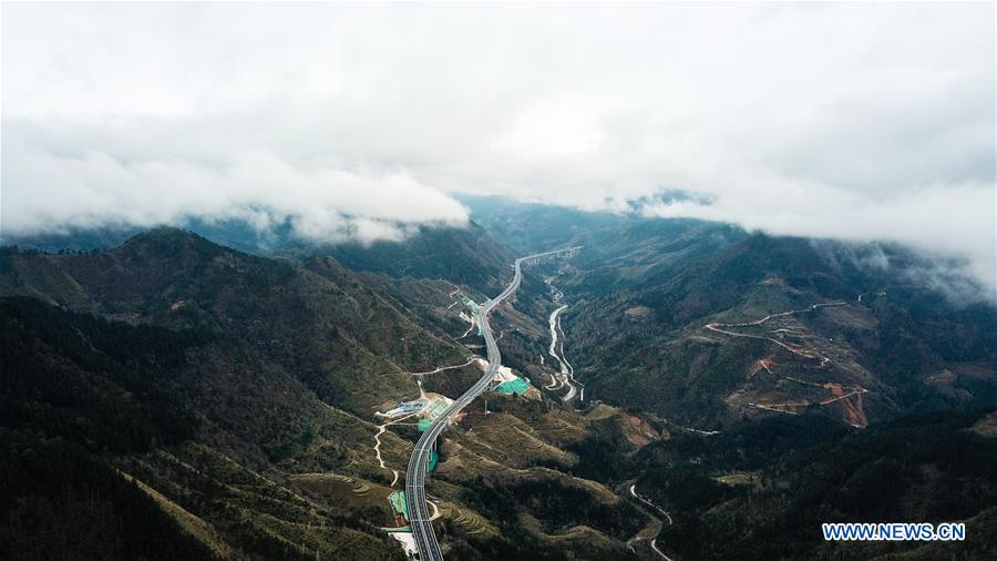 Libo-Rongjiang expressway in SW China's Guizhou opens to traffic