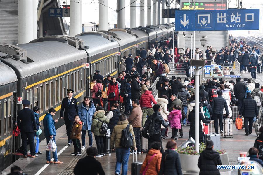 Railway trips across China increase after Spring Festival holiday
