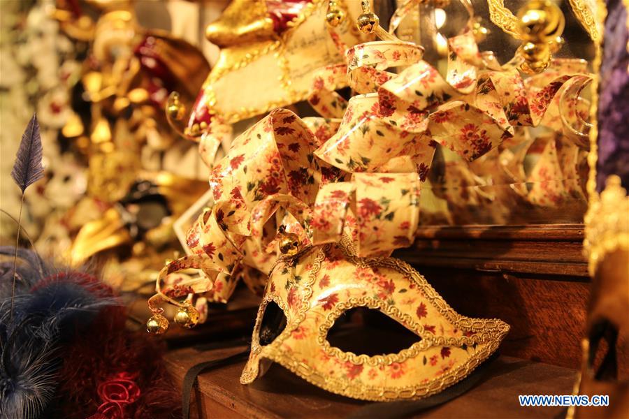 Venice Carnival masks attract lots of visitors