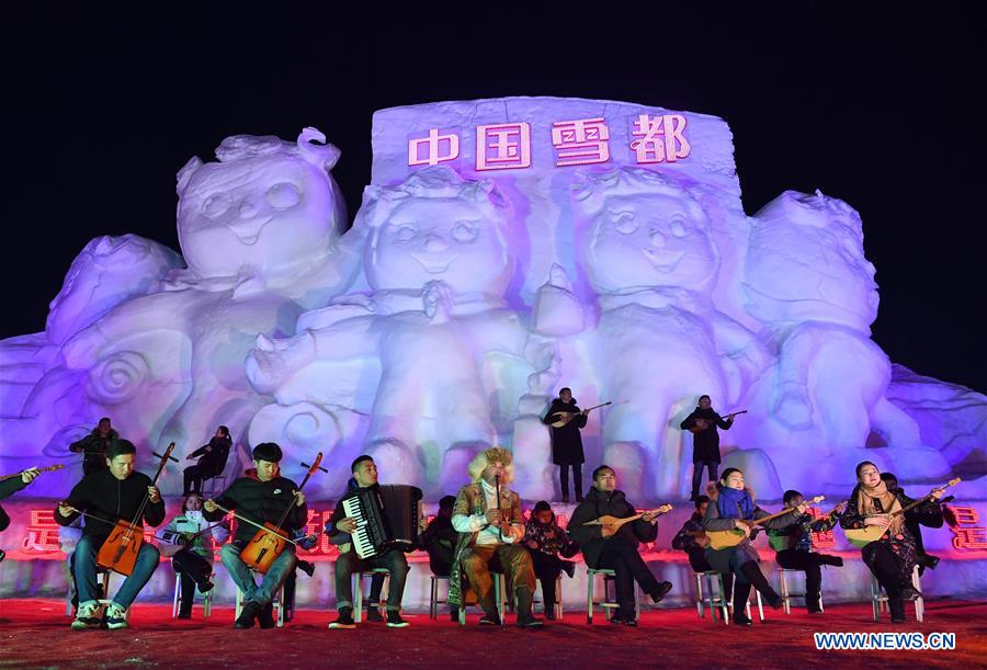 Activities held to celebrate Lantern Festival in Altay, NW China's Xinjiang