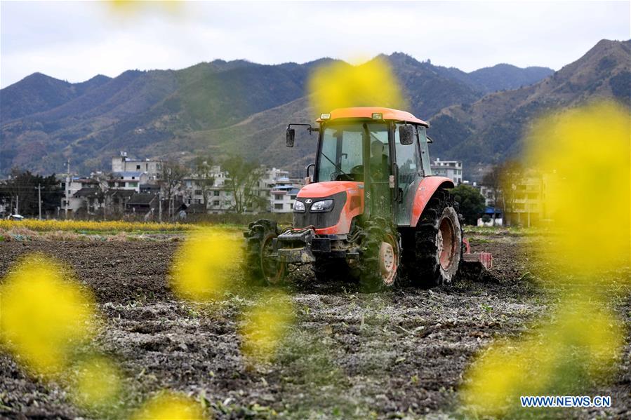 People across China begin to engage in farming in early spring