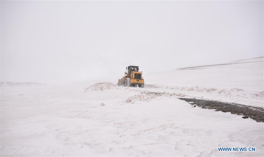 Continuing relief efforts made to help people in blizzard-hit Yushu
