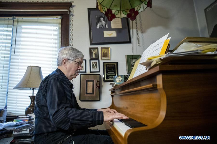 Feature: Veteran U.S. musician's close bond with China