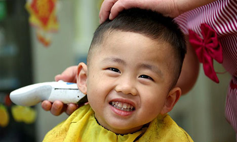 Hair-cutting to mark 2nd day of 2nd month on Chinese lunar calendar