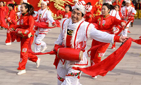 Various folk activities held to mark "Er Yue Er"