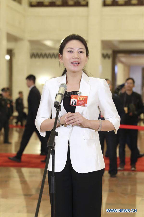 Deputies to 13th NPC receive interview before closing meeting of second session of 13th NPC
