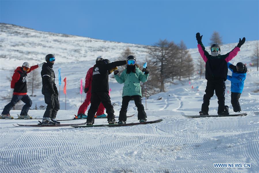 Xinjiang organizes various events to boost winter tourism industry